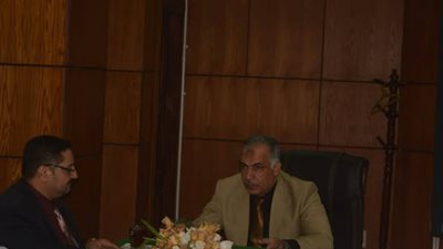 نائب رئيس جامعة الأزهر يناقش آليات تطوير الأنشطة الطلابية وتنمية المهارات بفرع الوجه البحري