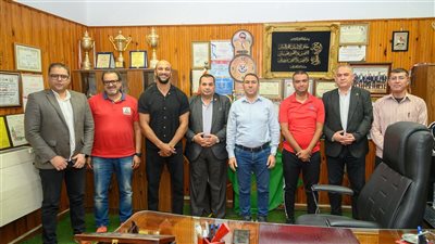 أسطورة المصارعة كرم جابر يزور المنوفية لمتابعة البطل الأولمبي