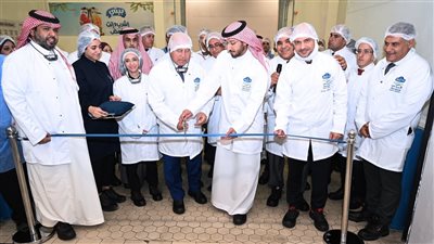 وزير الصناعة يفتتح 5 خطوط إنتاج جديدة للصناعات الغذائية باستثمارات مليار جنيه 
