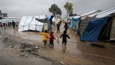 إسرائيل تواصل الخرق.. إصابة بنيران جيش الاحتلال وراء الخط الأصفر شرقي مخيم جباليا بغزة