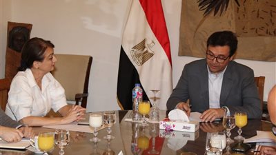 وزير الثقافة يبحث مع سفيرة رومانيا استعدادات مشاركة بلادها كضيف شرف بـ معرض القاهرة الدولي للكتاب 2026