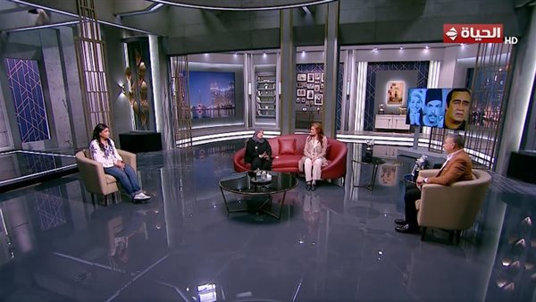 أسرة زكي رستم مع