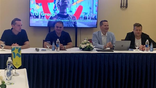  السياحة تستضيف وفدًا