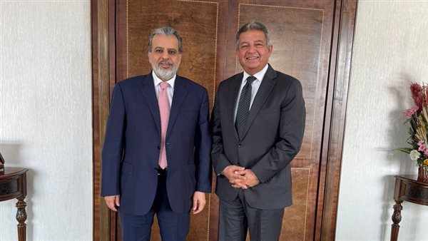 خالد عبد العزيز وماضي