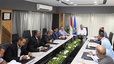 محافظ أسوان: تنفيذ إجراءات عاجلة وآجلة ووضع خطة شاملة لتطوير مدرسة التربية الفكرية 