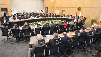 الصناعة توافق على احتياجات 7 شركات صناعية من الطاقة.. وتمنح 3 شركات الموافقة الواحدة