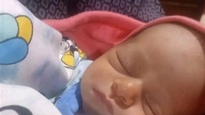 أُلقيت حية في القمامة.. ضبط أسرة تخلّصت من رضيعة بمشتول السوق بالشرقية