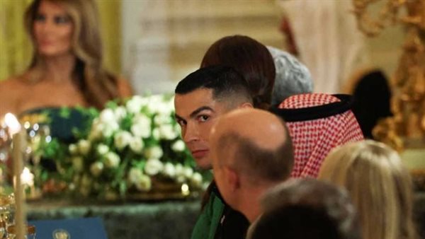 رونالدو يحضر عشاء