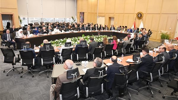 خلال الاجتماع