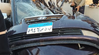 مصرع 3 أشخاص وإصابة آخر في حادث تصادم سيارتين بالبحيرة