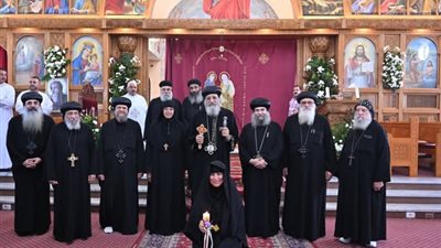 رسامة 6 راهبات جديدات بيد البابا تواضروس