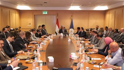 وزير السياحة يتابع آخر مستجدات المنظومة الجديدة للتأشيرة السياحية استعدادًا للتشغيل التجريبي بمطارات مصر
