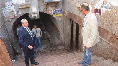 تشتري يا بيه؟.. محافظ الغربية يعنّف رئيس حي ثان المحلة بعد مفاجأة نفق الشون: مهزلة ونايمين في المكاتب