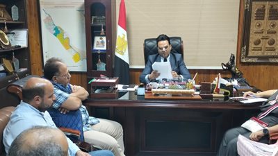 وكيل صحة سوهاج يناقش تحسين الخدمات الصحية مع مديري المستشفيات والإدارات