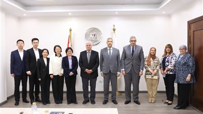 وزير التعليم العالي يبحث سبل تعزيز التعاون مع وفد الجامعة المفتوحة في الصين