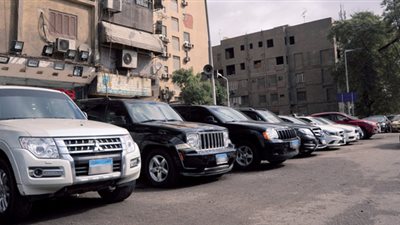 رئيس شعبة السيارات: قرار نقل المعارض خارج الكتل السكنية تهديد للصناعة ويثقل كاهل المستهلك