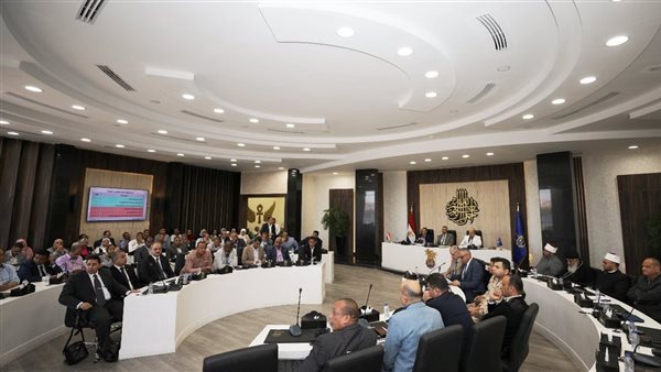 محافظ أسوان