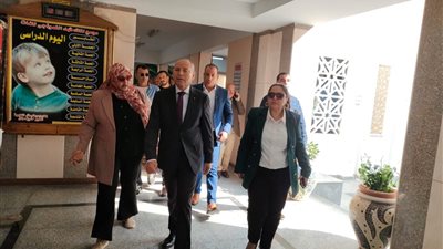 محافظ القاهرة يتفقد لجان انتخابات النواب: جاهزية كاملة لاستقبال 8.6 مليون ناخب 