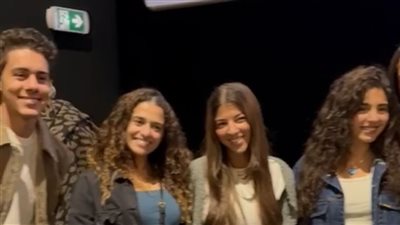 مايان السيد وعمر رزيق في السينما لمشاهدة فيلم ولنا في الخيال حب مع الجمهور