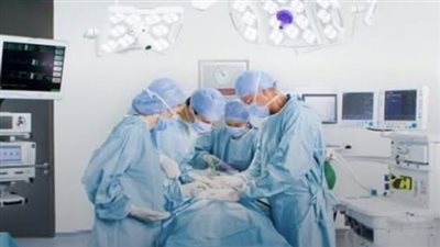 بعد اكتشاف ورم خبيث.. نجاح عملية استئصال جذري لمثانة مريض بمستشفى الكرنك الدولي بالأقصر