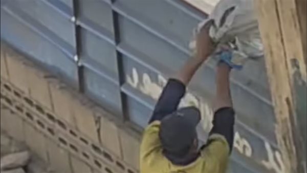 إلقاء المخلفات