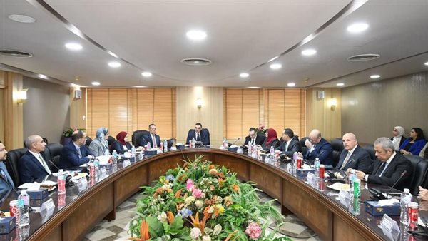 وزير الإسكان 