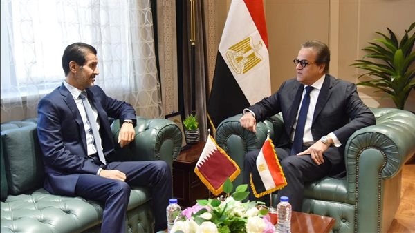 وزير الصحة والسفير