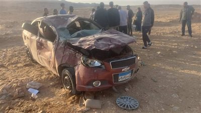 مصرع شخص وإصابة 4 من أسرة واحدة في انقلاب سيارة بالوادي الجديد