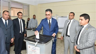 وزير التموين خلال الإدلاء بصوته في انتخابات النواب: الدولة تضع أسسًا راسخة لدولة ديمقراطية حديثة