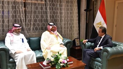 وزير الصحة يبحث مع هيئة التخصصات الصحية السعودية تعزيز التعاون في التعليم الطبي 
