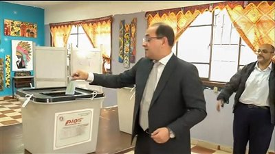 وزير المالية يدلي بصوته في انتخابات مجلس النواب 2025 بمدرسة مصطفى كامل الإعدادية بنين بالنزهة 