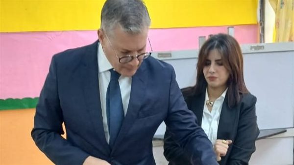 وزير البترول يدلي