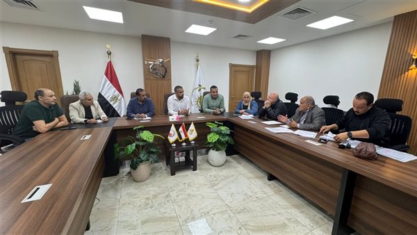 خلال الاجتماع