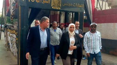 سكرتير عام محافظة القليوبية تتفقد سير العملية الانتخابية بالقناطر الخيرية