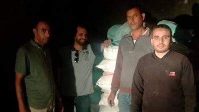 ضبط 43 شيكارة دقيق مدعم قبل إعادة تعبئته وبيعه دقيق فاخر بالبحيرة