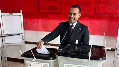 النائب محمد زكي وكيل لجنة الطاقة بالشيوخ يدلي بصوته في انتخابات مجلس النواب 2025 