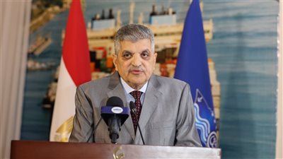 الفريق أسامة ربيع يكشف أهمية عودة أكبر شركتين لنقل الحاويات في العالم للمرور عبر قناة السويس