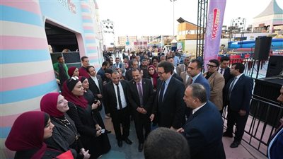 وزير الثقافة يقرر مكافأة 50 فردًا من فرق الفنون الشعبية بأسيوط تقديرًا لإبداعاتهم