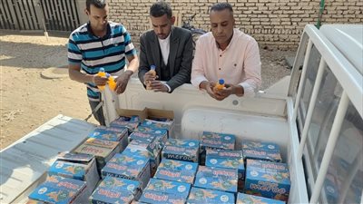 ضبط 400 زجاجة عصير مجهولة المصدر داخل مخزن غير مرخّص بالأقصر