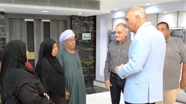 محافظ أسوان