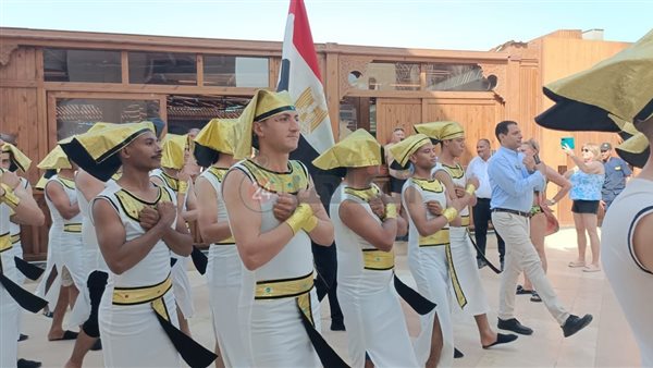 مسيرة بالزي الفرعوني