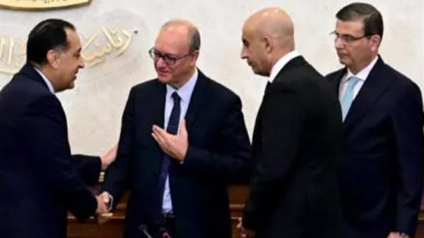 بحث تعزيز التعاون