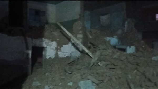 المنزل المنهار 