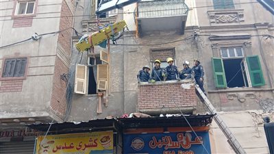 تسبب في إصابة 3 أشخاص.. انهيار جزئي لمنزل بكرموز بالإسكندرية