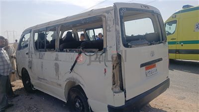 الدفع بـ 10 سيارات إسعاف.. إصابة 15 شخصًا إثر انقلاب ميكروباص في قنا