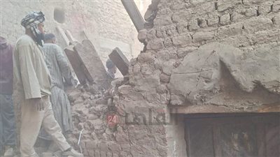 مُسنة وحفيدتها.. ننشر صورة ضحيتي المنزل المنهار في قنا