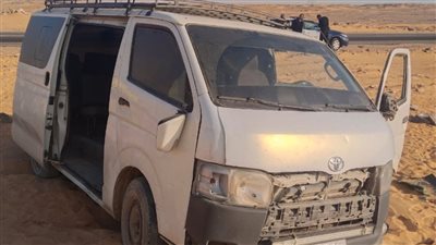 إصابة 9 أشخاص إثر انقلاب سيارة ميكروباص بطريق أبو سمبل السياحي بأسوان