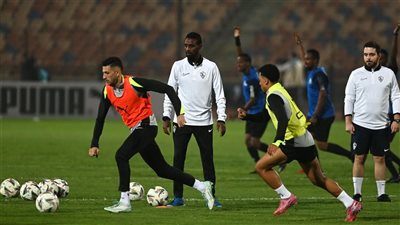 الزمالك يخوض مرانه على ملعب بيتر موكابا استعدادًا لمواجهة كايزر تشيفز