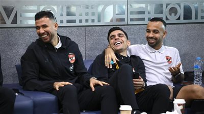 بعثة الأهلي تغادر مطار القاهرة استعدادا لخوض مباراة الجيش الملكي في دوري الأبطال