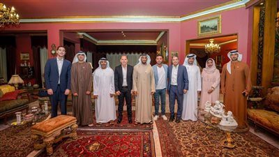 رمز عربي صنع ذاكرة الأجيال.. السفير الإماراتي يزور عادل إمام: صنع تأثيرا حقيقيا ولامس حياة الناس اليومية